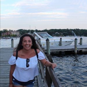 Meet your Posher, Caroline